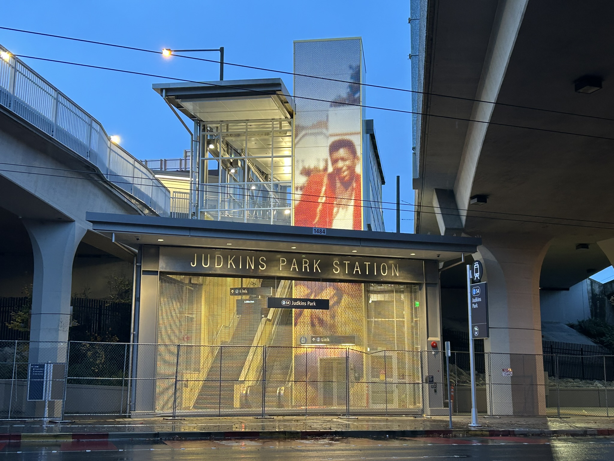アート・デザイン・音楽 MODERN TRAINS and SPLENDID STATIONS Amazon.co.jp: Modern Trains and Splendid Stations: Architecture