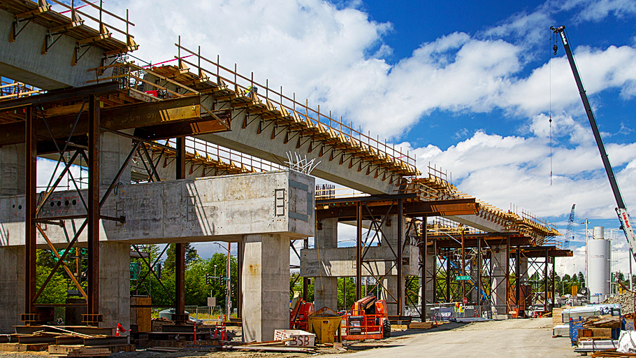 northwest view of Northgate Link light rail station construction