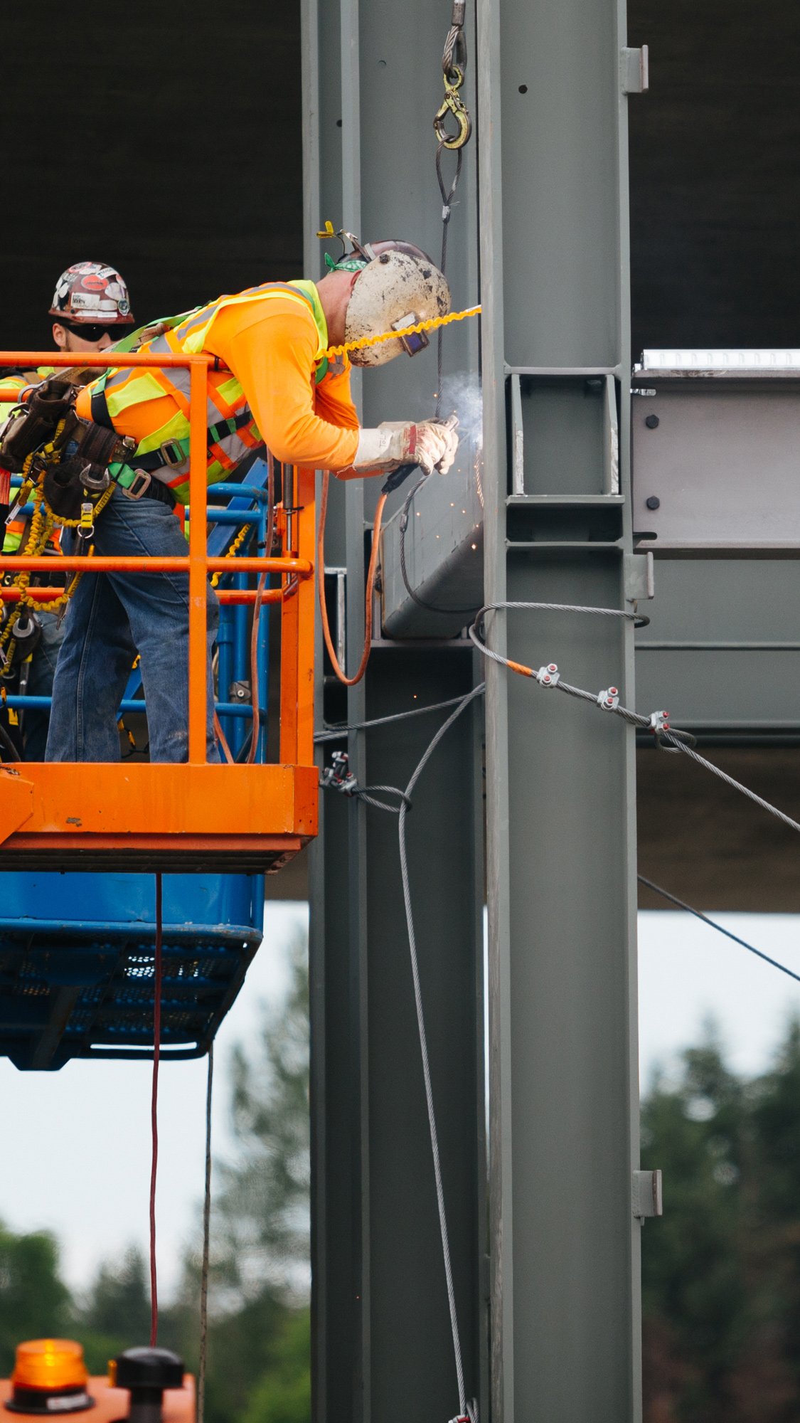 Mercer Island rail welding crossbeams