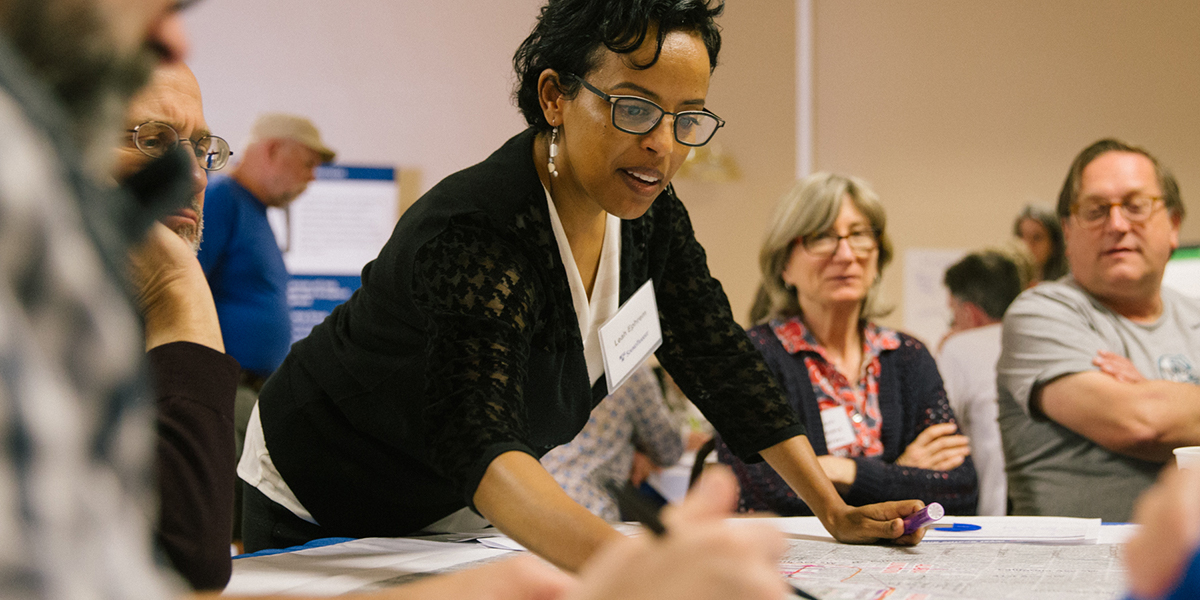 Residents participate at a recent West Seattle and Ballard Link Extensions open house.