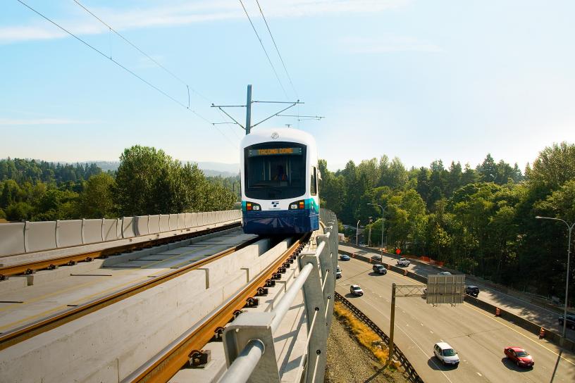 Tacoma Link train on the tracks.