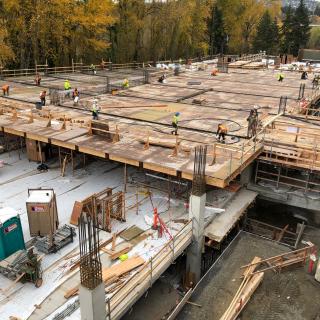 Looking at the new parking garage under construction at the future South Bellevue East Link Station.