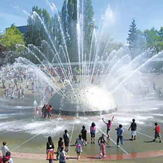 Fountain at Seattle Center