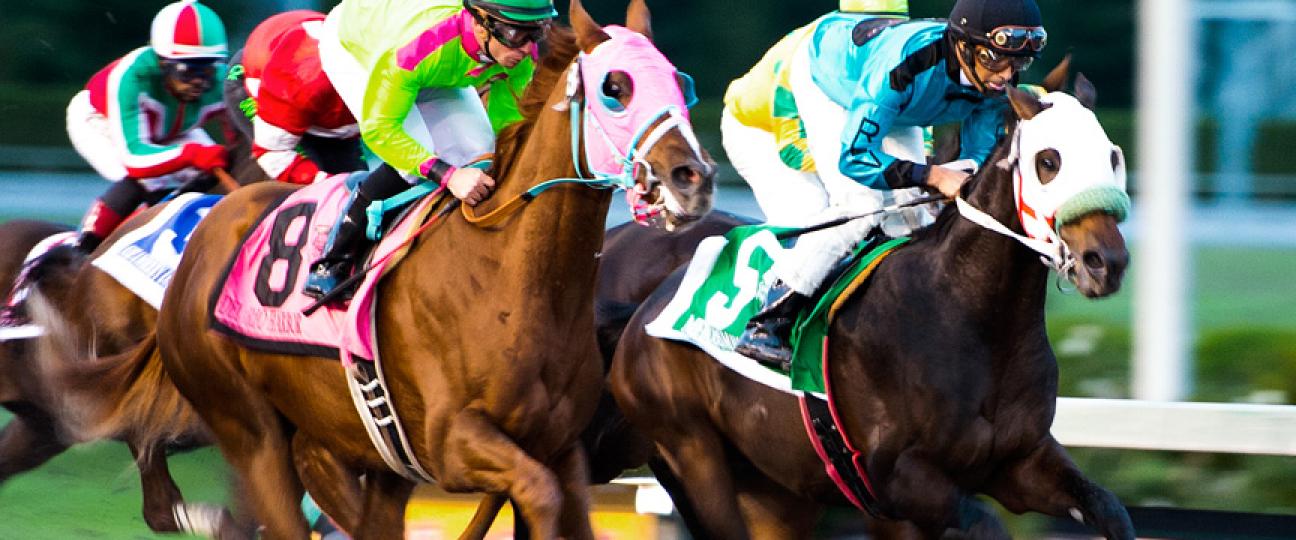 Horse race at Emerald Downs