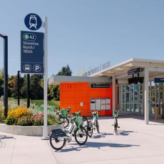 Bikes in front of Shoreline N/185th station