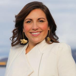 Photo of Teresa Mosqueda