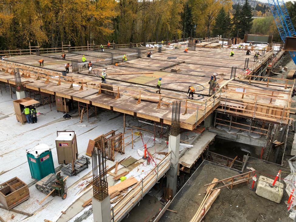 Looking at the new parking garage under construction at the future South Bellevue East Link Station.