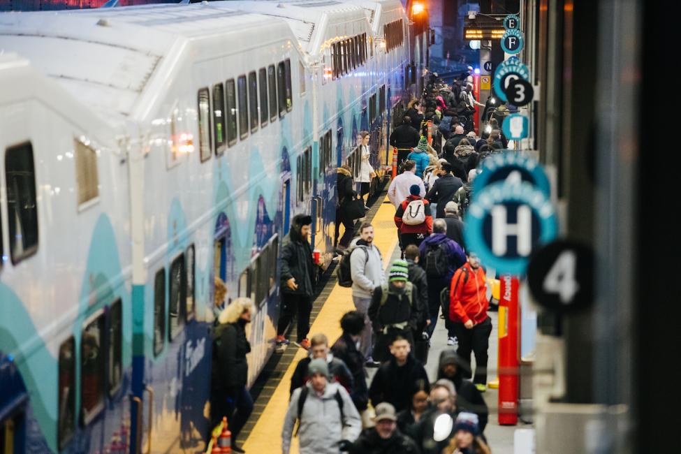 Crowds at the King Street Station Sounder platform. 