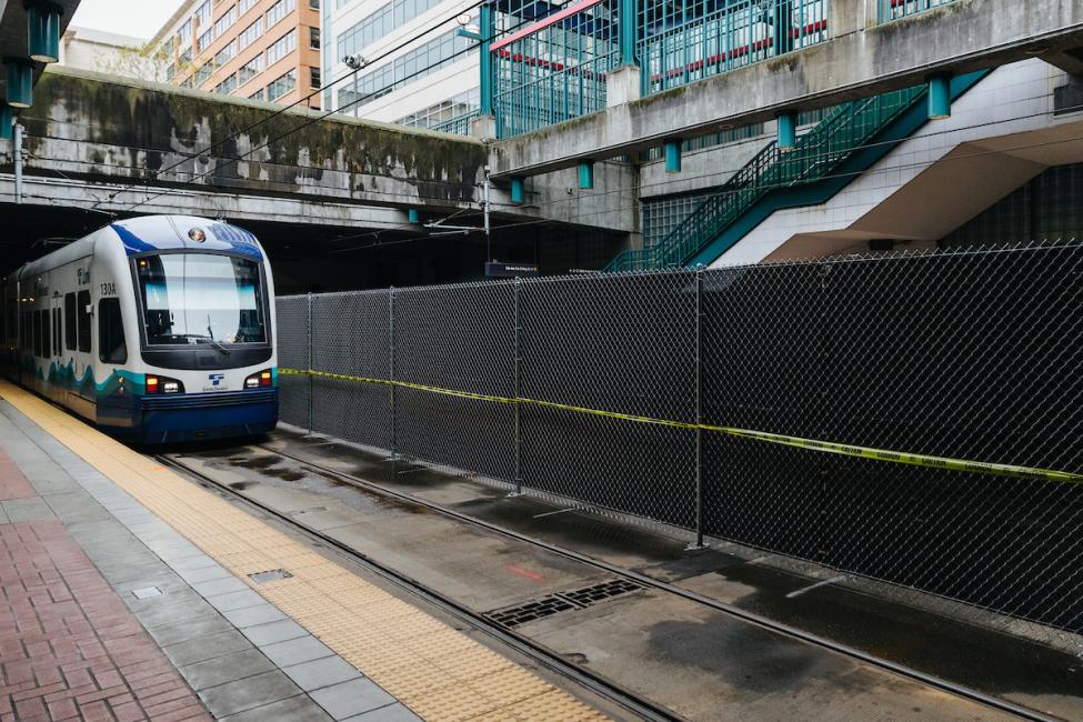 A view of the new fencing in International District/Chinatown Station from the platform. 