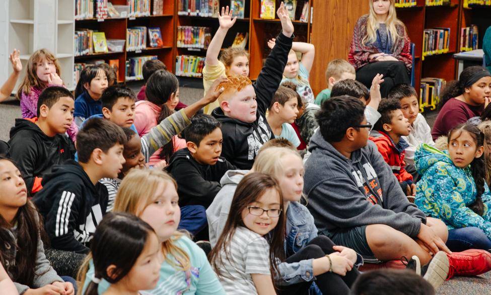 Third graders at Nautilus K-8 school in Federal Way learn how Link light rail trains are powered. 