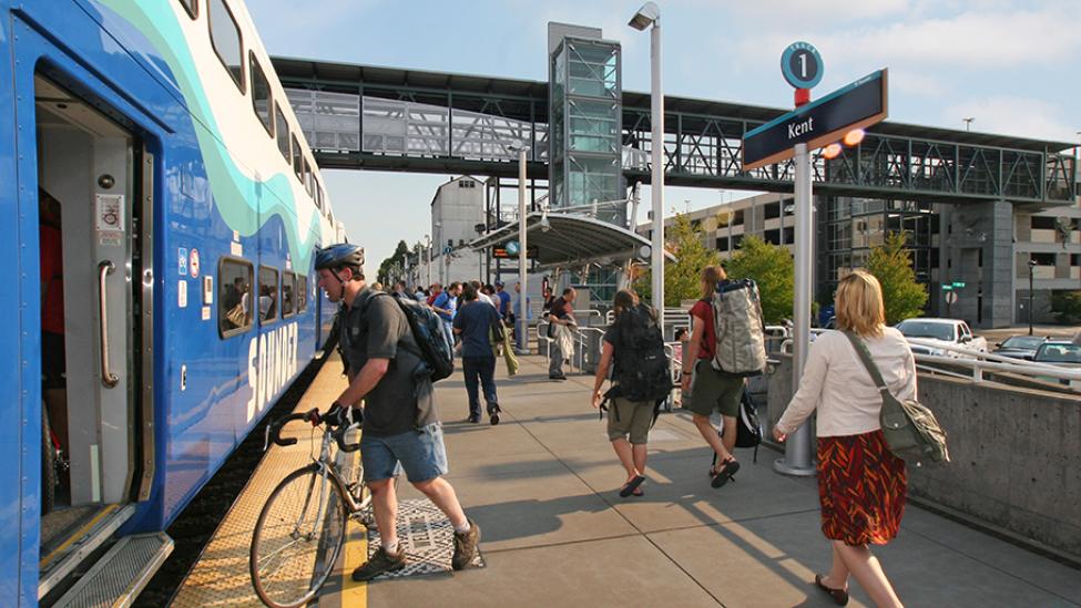 Photo of riders boarding at Kent Station
