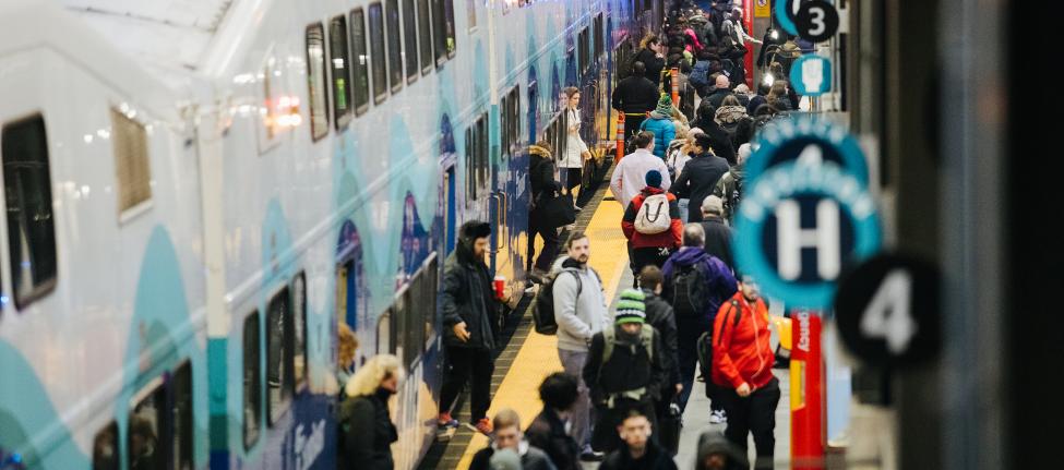 Image of riders boarding the Sounder Train