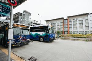 photo of Sound Transit buses at Federal Way Transit Center
